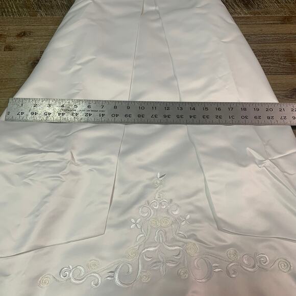 David’s Bridal Flower Girl/ Jr Bridesmaid Dress with Veil - Picture 13 of 14